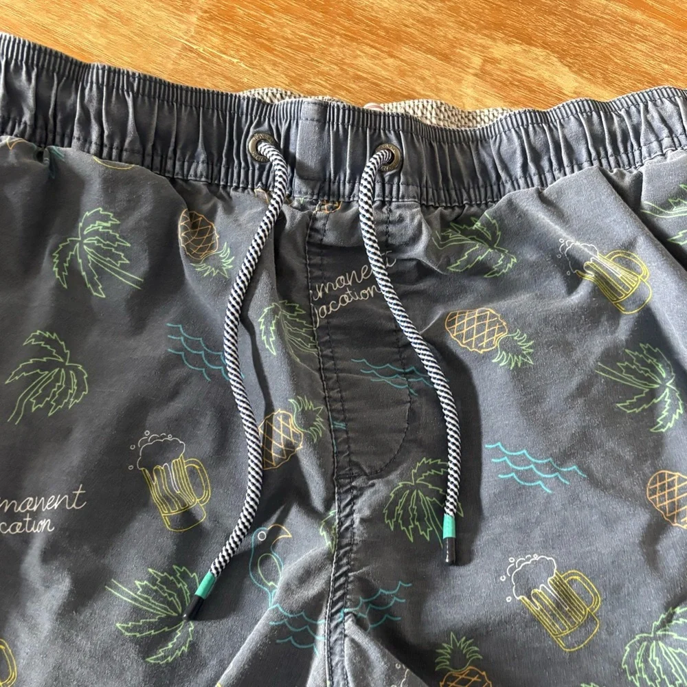 Party pants shorts, medium,  permanent vacation‎ size M